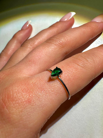 Emerald Spark Ring – Silver Grace